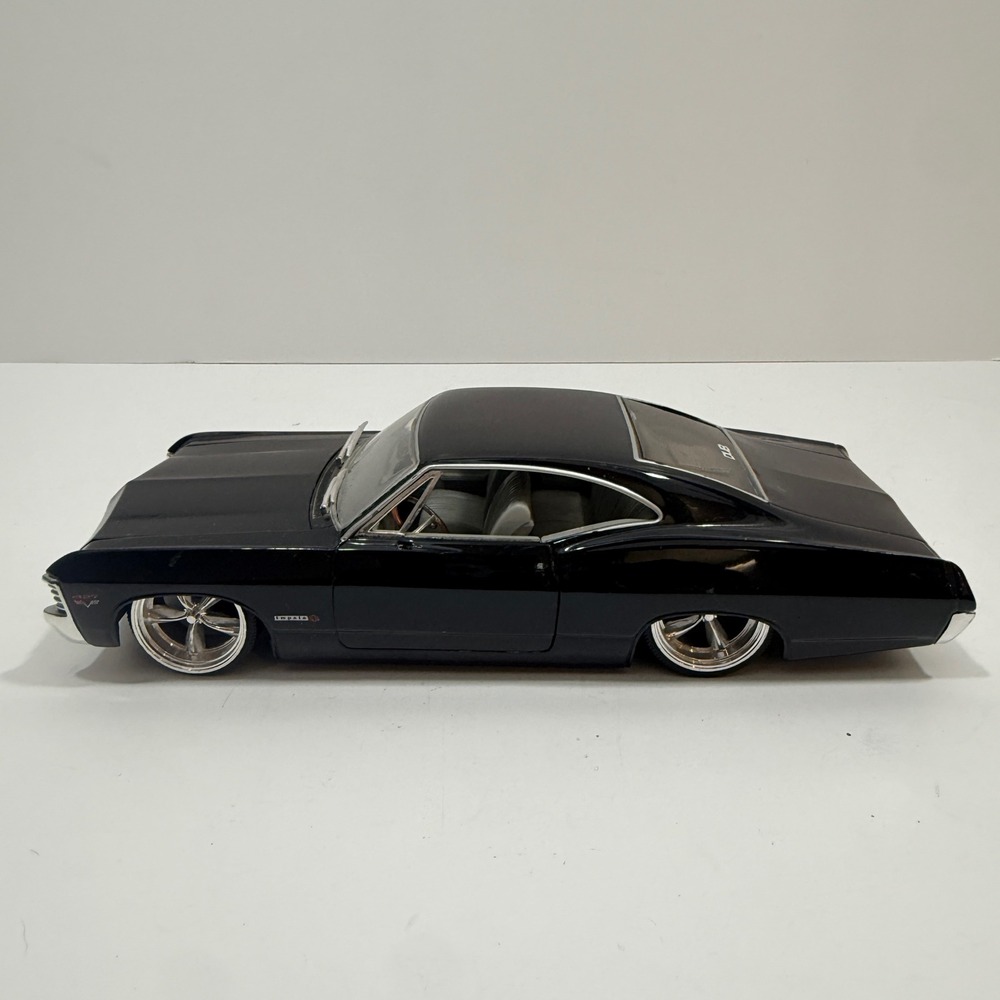 Jada Toys DUB City 1967 Chevrolet Impala SS 1/24 Black Good Custom Diecast Car